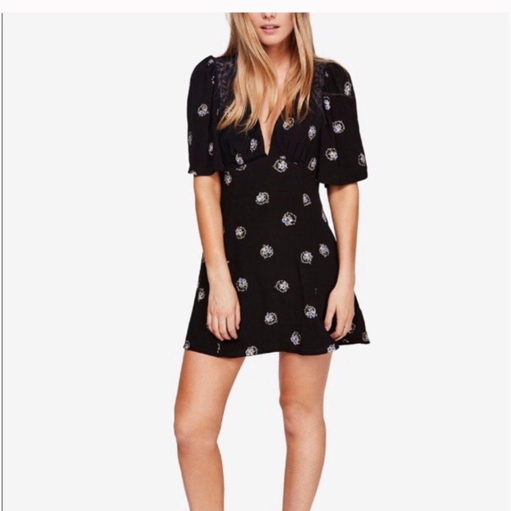 Free People Women's Mockingbird Floral Lace Plunge Mini Dress size 4 Punk Goth